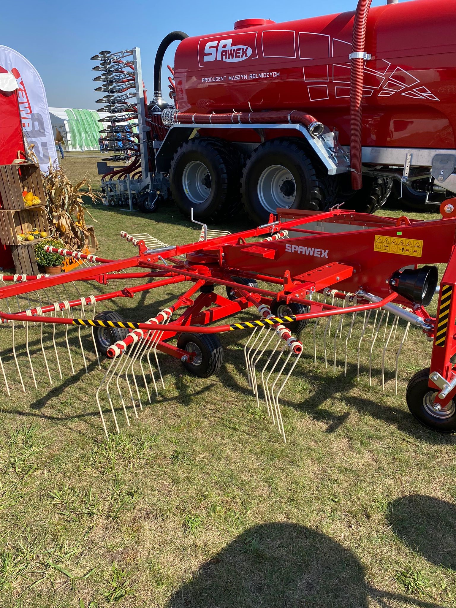 Spawex Kreiselschwader / Rake / Andaineur / Rastrillo / Rastrello / Zgrabiarka 4,5 m - Hooischudder: afbeelding 5 Spawex Kreiselschwader / Rake / Andaineur / Rastrillo / Rastrello / Zgrabiarka 4,5 m - Hooischudder: afbeelding 5