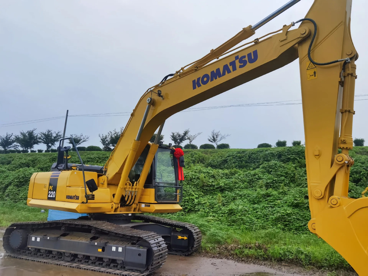 KOMATSU PC220-8 - Rupsgraafmachine: afbeelding 1 KOMATSU PC220-8 - Rupsgraafmachine: afbeelding 1