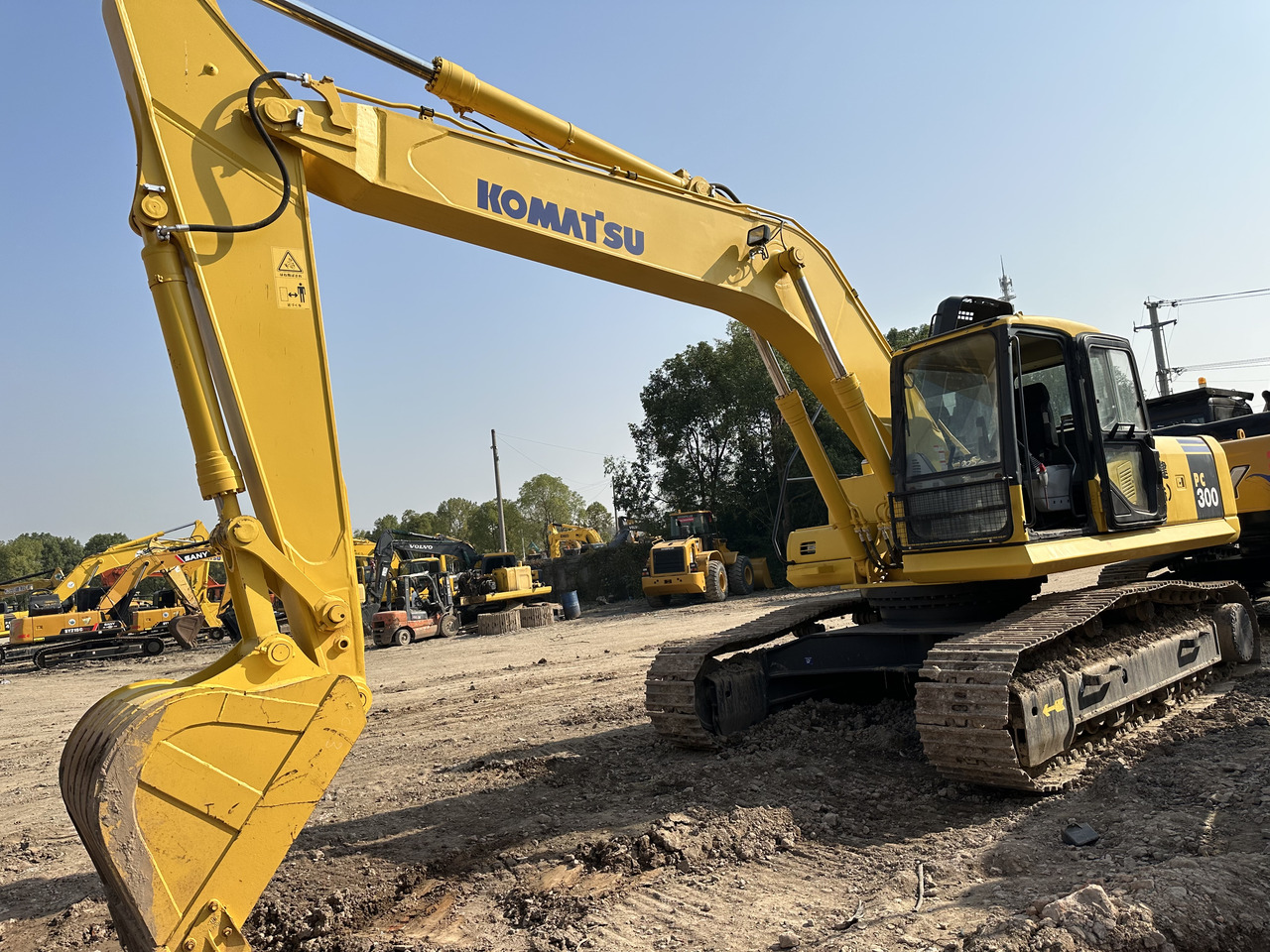 KOMATSU PC300-7 - Rupsgraafmachine: afbeelding 3 KOMATSU PC300-7 - Rupsgraafmachine: afbeelding 3