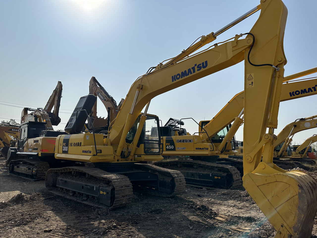 KOMATSU PC300-7 - Rupsgraafmachine: afbeelding 2 KOMATSU PC300-7 - Rupsgraafmachine: afbeelding 2