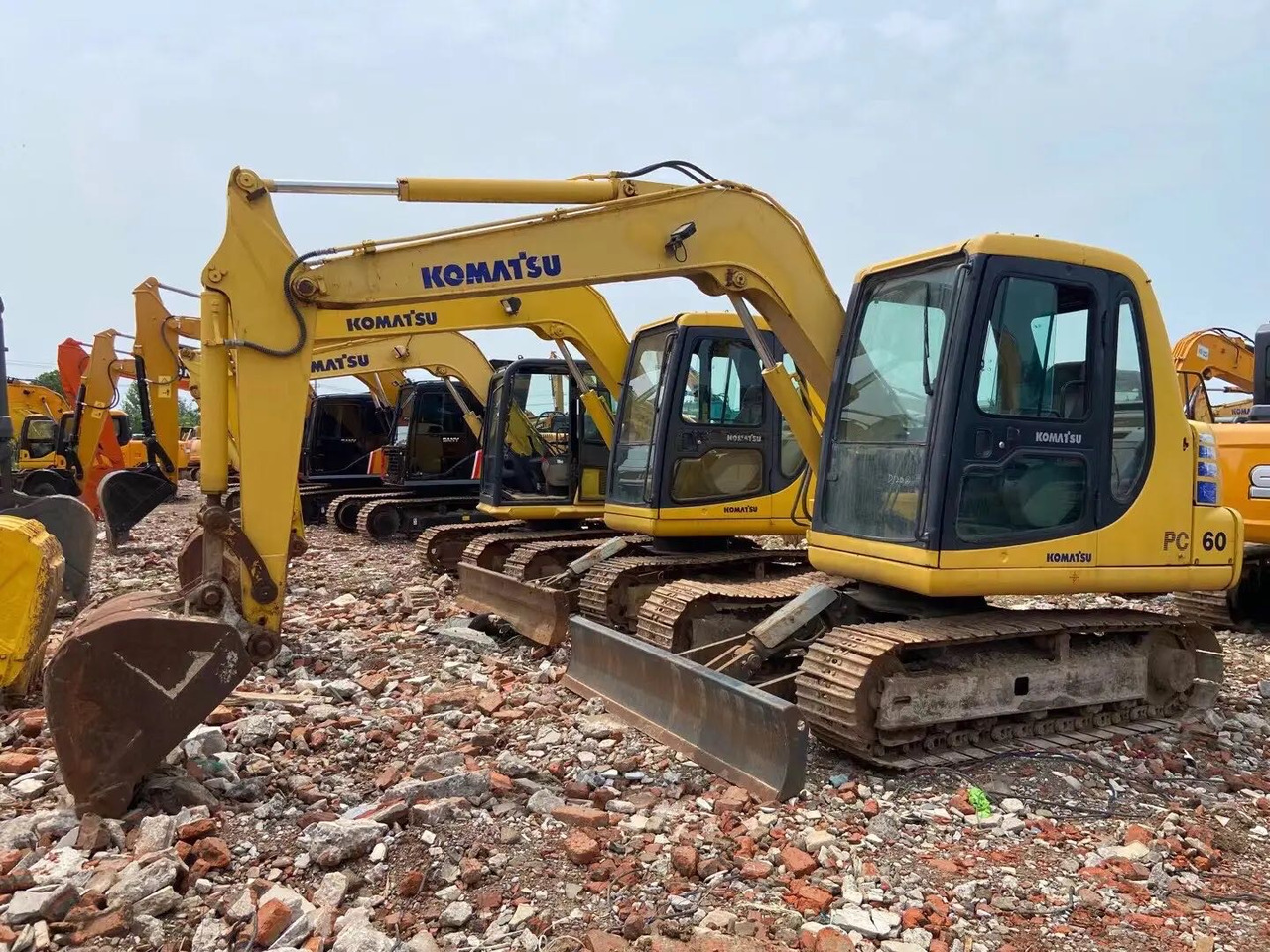 KOMATSU PC60-7 - Rupsgraafmachine: afbeelding 2 KOMATSU PC60-7 - Rupsgraafmachine: afbeelding 2