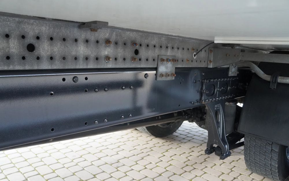 Koelwagen vrachtwagen MAN TGM 18.250 EURO 6 CHŁODNIA KONTENER 7.50 m 275 TYS KM: afbeelding 10 Koelwagen vrachtwagen MAN TGM 18.250 EURO 6 CHŁODNIA KONTENER 7.50 m 275 TYS KM: afbeelding 10