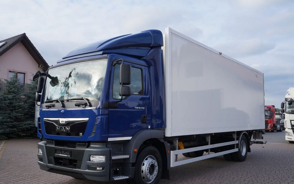 MAN TGM 18.250 EURO 6 CHŁODNIA KONTENER 7.50 m 275 TYS KM - Koelwagen vrachtwagen: afbeelding 3 MAN TGM 18.250 EURO 6 CHŁODNIA KONTENER 7.50 m 275 TYS KM - Koelwagen vrachtwagen: afbeelding 3