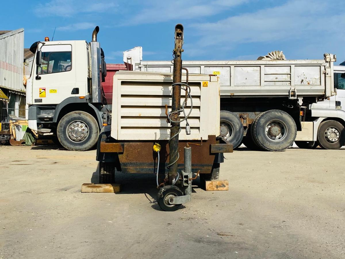 Luchtcompressor ATLAS COPCO XAS 56 Compresseur d'air sur roues: afbeelding 7