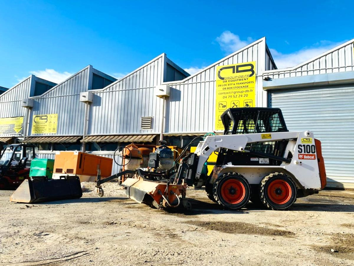 BOBCAT S100 mini chargeuse sur pneu (AVEC ACCESSOIRES) - Schranklader: afbeelding 1 BOBCAT S100 mini chargeuse sur pneu (AVEC ACCESSOIRES) - Schranklader: afbeelding 1