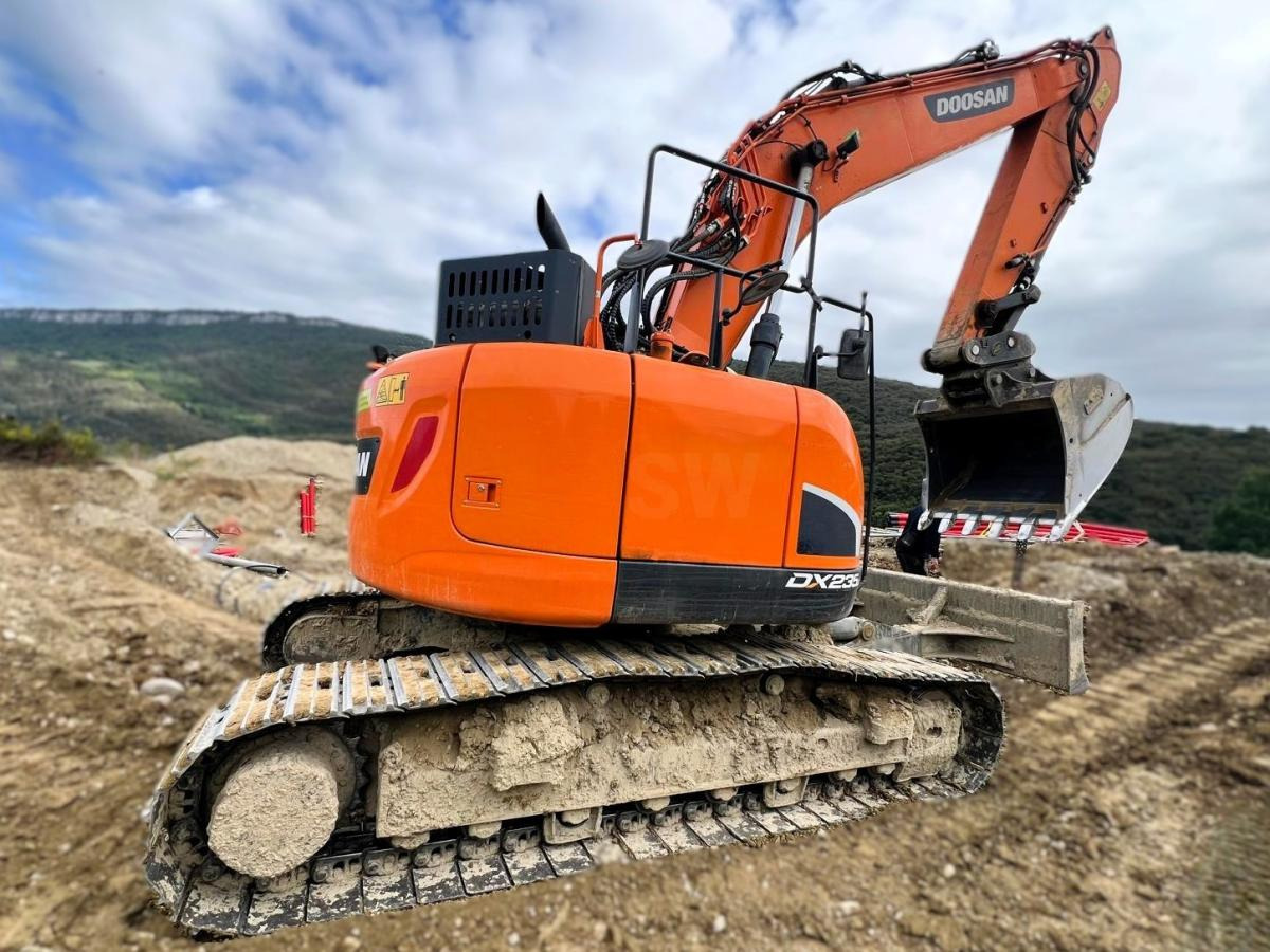 Doosan DX235 LCR-5 PELLE A CHENILLES 26T - Rupsgraafmachine: afbeelding 4 Doosan DX235 LCR-5 PELLE A CHENILLES 26T - Rupsgraafmachine: afbeelding 4