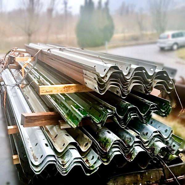 Glissières de sécurité d'occasion - Bouwmaterieel: afbeelding 3 Glissières de sécurité d'occasion - Bouwmaterieel: afbeelding 3