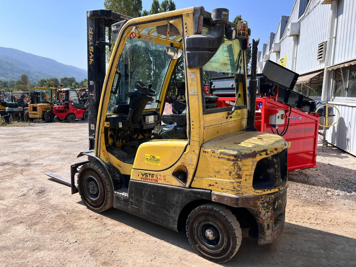 Hyster H2.5FT CHARIOT ELEVATEUR DIESEL 2,5T / 5,5m (NET DE TVA) - Diesel heftruck: afbeelding 2 Hyster H2.5FT CHARIOT ELEVATEUR DIESEL 2,5T / 5,5m (NET DE TVA) - Diesel heftruck: afbeelding 2