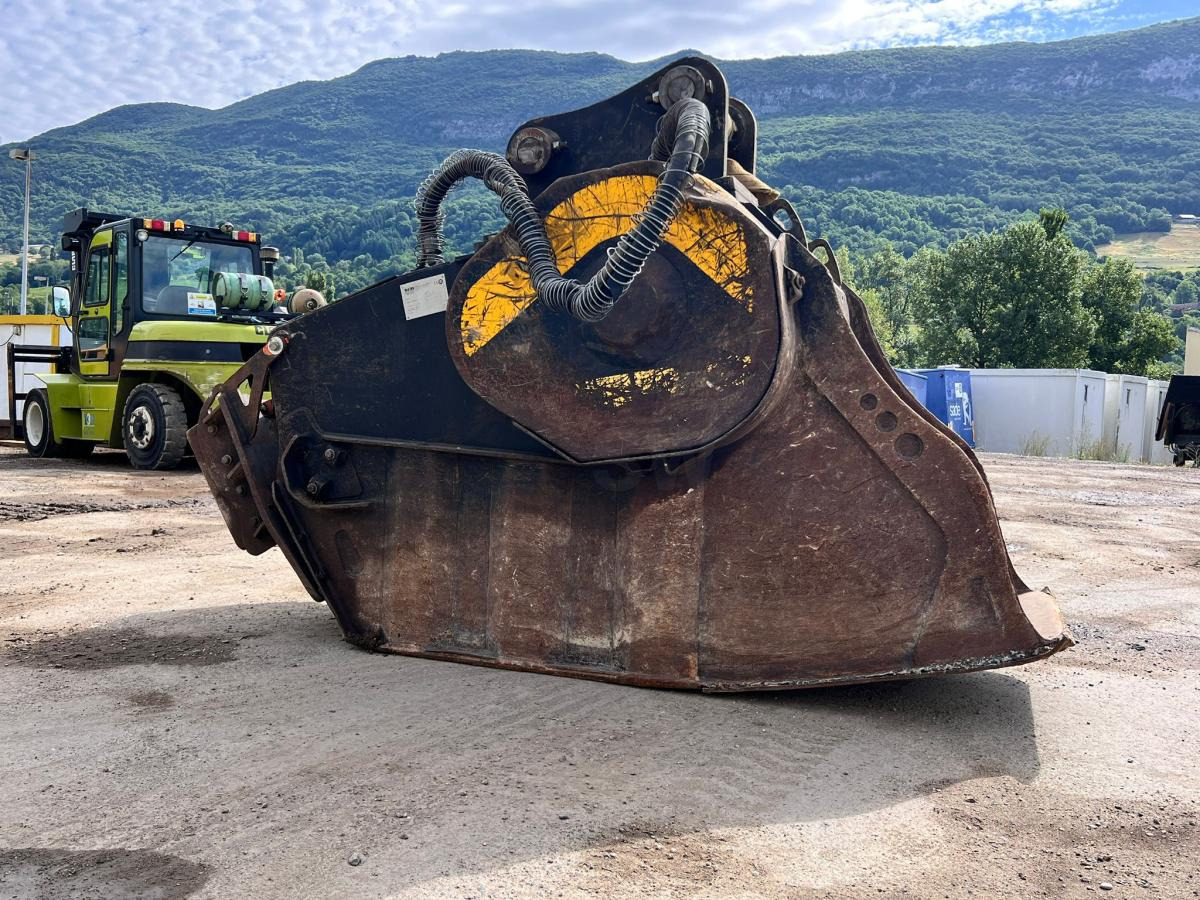 MB CRUSHER BF70.2 GODET CONCASSEUR AVEC AIMANT - Graafbak voor Bouwmachine: afbeelding 4 MB CRUSHER BF70.2 GODET CONCASSEUR AVEC AIMANT - Graafbak voor Bouwmachine: afbeelding 4