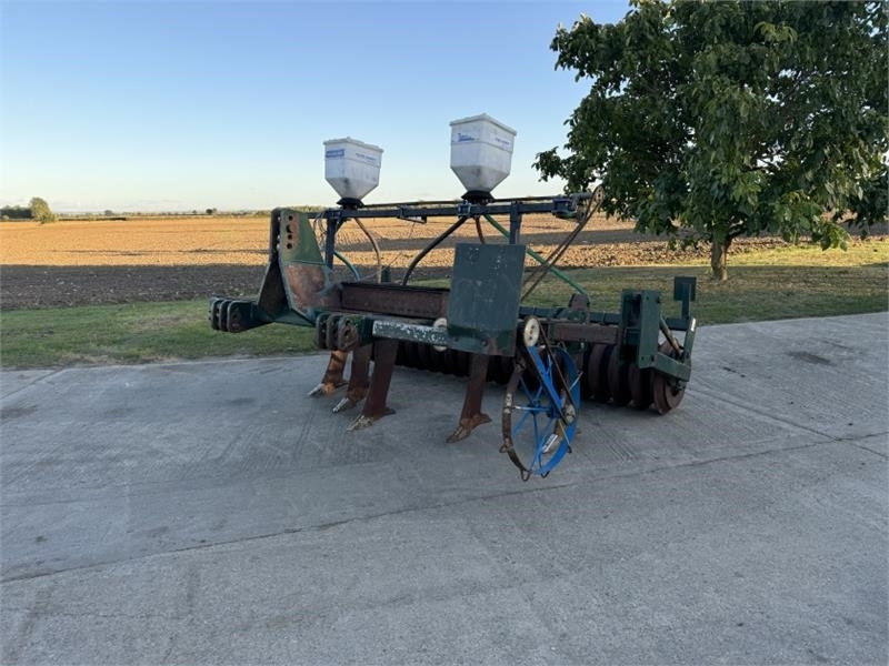 5 Leg Subsoiler 5 Leg Subsoiler c/w OSR Seeders - Cultivator: afbeelding 1 5 Leg Subsoiler 5 Leg Subsoiler c/w OSR Seeders - Cultivator: afbeelding 1