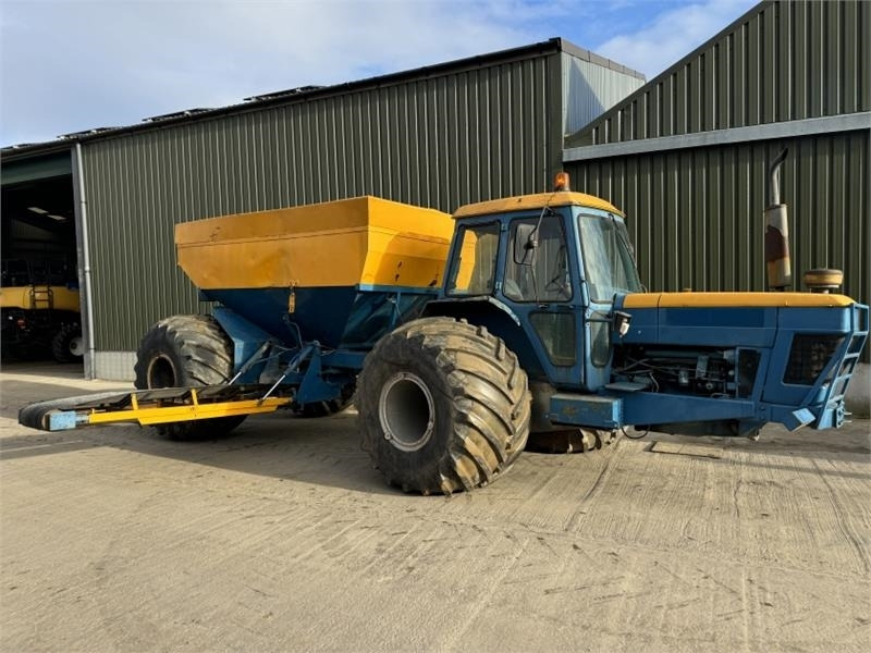 Ford 8210 Self Propelled Gravel Cart - Tractor: afbeelding 5 Ford 8210 Self Propelled Gravel Cart - Tractor: afbeelding 5