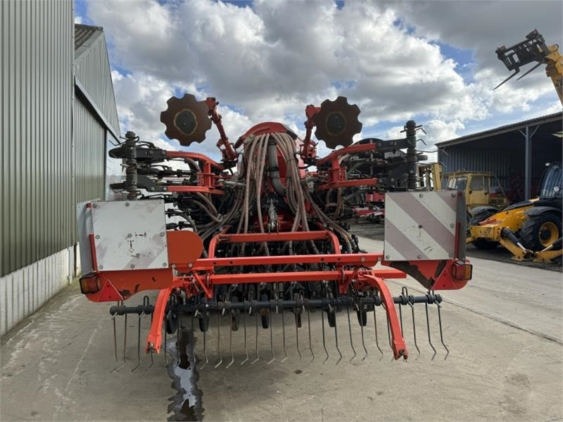 Kuhn Speedliner 4000 Seed Drill - Zaaicombinatie: afbeelding 3 Kuhn Speedliner 4000 Seed Drill - Zaaicombinatie: afbeelding 3