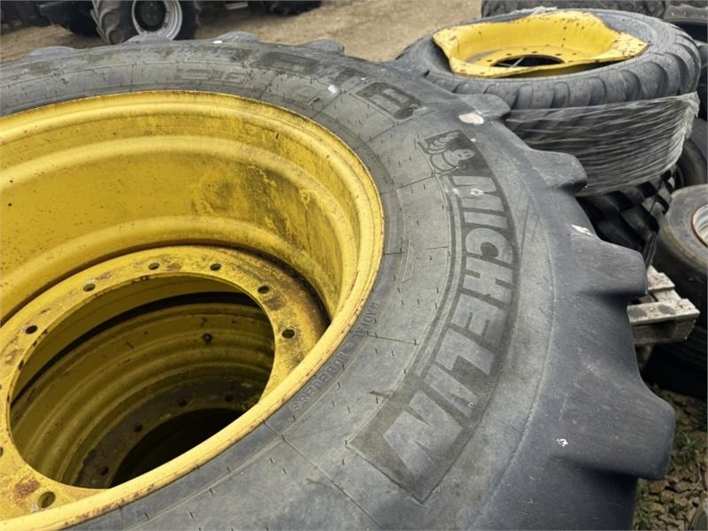 John Deere 8000 R Series 600 and 710 Wheels and Tyre's - Landbouwmachine: afbeelding 5 John Deere 8000 R Series 600 and 710 Wheels and Tyre's - Landbouwmachine: afbeelding 5