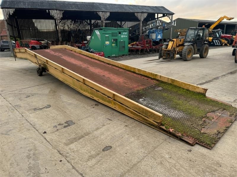 Loading Ramp Loading Ramp - Laadbrug: afbeelding 4 Loading Ramp Loading Ramp - Laadbrug: afbeelding 4