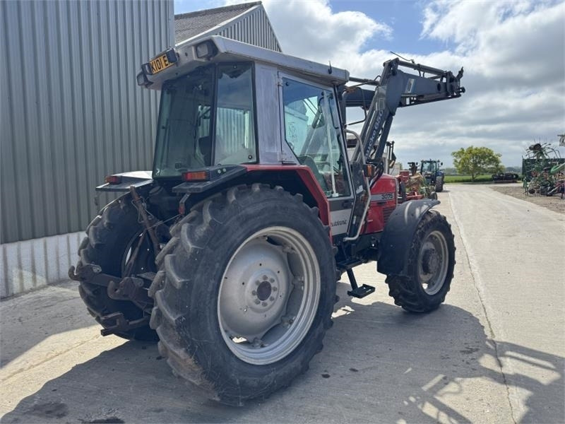 Massey Ferguson 3075 Dynashift *Low Hours* - Tractor: afbeelding 4 Massey Ferguson 3075 Dynashift *Low Hours* - Tractor: afbeelding 4