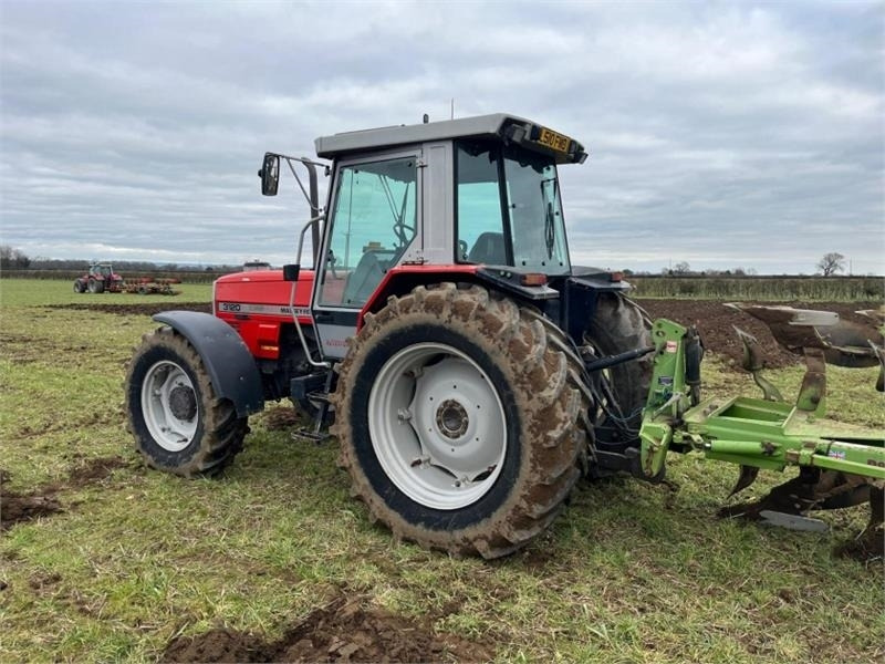 Massey Ferguson Massey Ferguson 3120 Dynashift - Tractor: afbeelding 2 Massey Ferguson Massey Ferguson 3120 Dynashift - Tractor: afbeelding 2