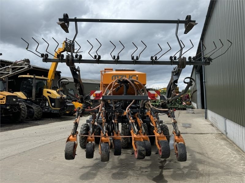 Mzuri Mzuri Pro-Till 3T Seed Drill - Zaaicombinatie: afbeelding 4 Mzuri Mzuri Pro-Till 3T Seed Drill - Zaaicombinatie: afbeelding 4