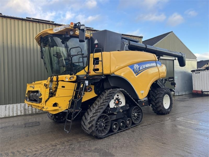 New Holland CR9070 c/w 30ft Varifeed Header - Oogstmachine toebehoor: afbeelding 1 New Holland CR9070 c/w 30ft Varifeed Header - Oogstmachine toebehoor: afbeelding 1