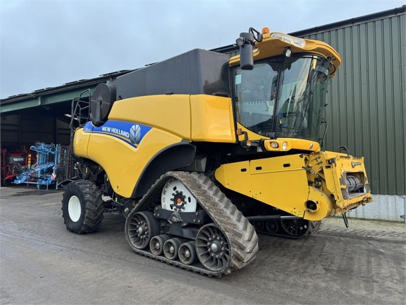 New Holland CR9080 c/w 30ft Varifeed Header - Oogstmachine toebehoor: afbeelding 3 New Holland CR9080 c/w 30ft Varifeed Header - Oogstmachine toebehoor: afbeelding 3