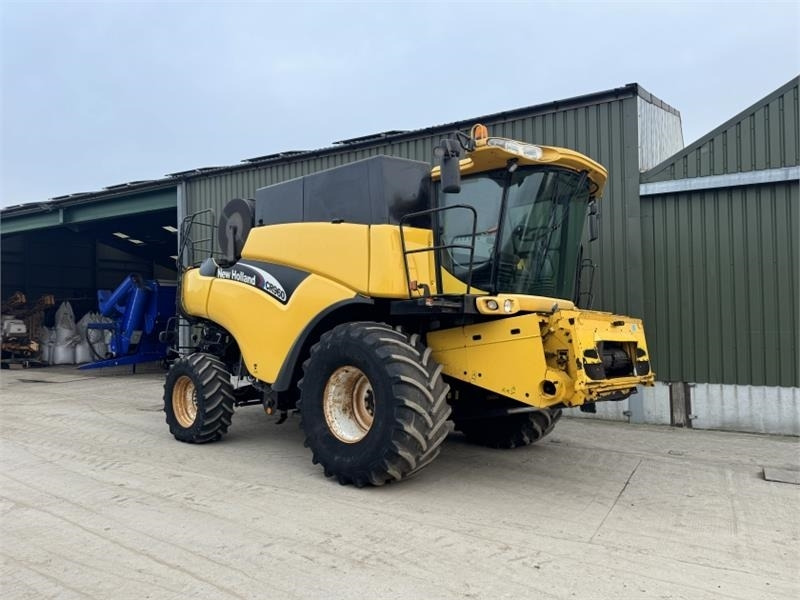 New Holland CR960 c/w 24ft Header - Oogstmachine toebehoor: afbeelding 1 New Holland CR960 c/w 24ft Header - Oogstmachine toebehoor: afbeelding 1