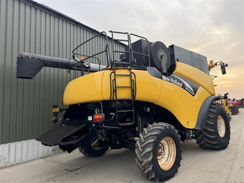 New Holland CR960 c/w 24ft Header - Oogstmachine toebehoor: afbeelding 2 New Holland CR960 c/w 24ft Header - Oogstmachine toebehoor: afbeelding 2