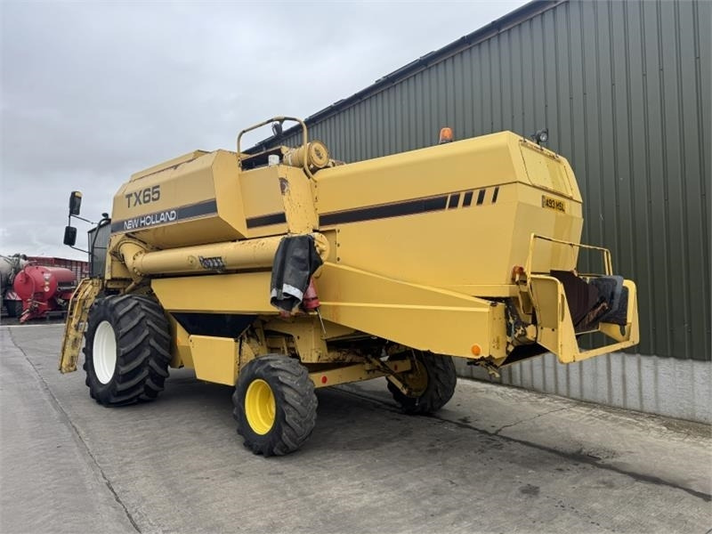 New Holland New Holland TX65 c/w 17ft Header - Oogstmachine toebehoor: afbeelding 2 New Holland New Holland TX65 c/w 17ft Header - Oogstmachine toebehoor: afbeelding 2