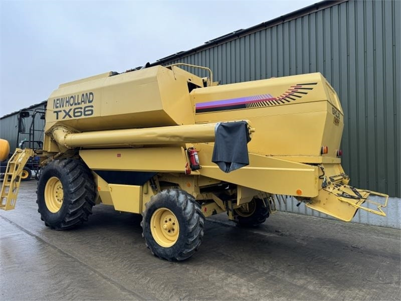 New Holland TX66 c/w 20ft Header - Oogstmachine toebehoor: afbeelding 4 New Holland TX66 c/w 20ft Header - Oogstmachine toebehoor: afbeelding 4