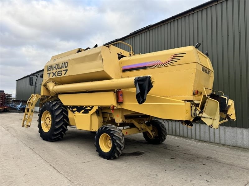 New Holland TX67 c/w 20ft Header - Oogstmachine toebehoor: afbeelding 4 New Holland TX67 c/w 20ft Header - Oogstmachine toebehoor: afbeelding 4