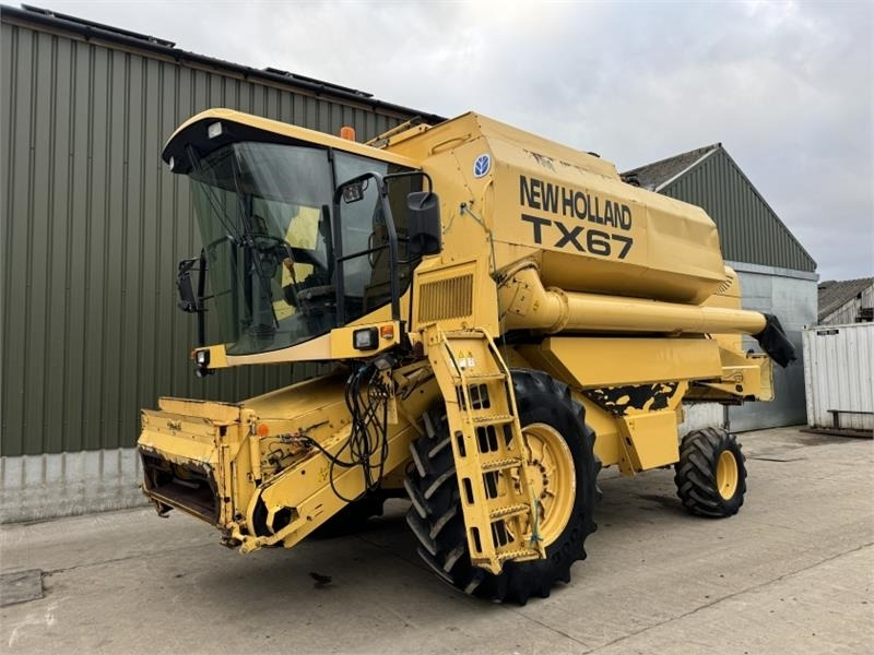 New Holland TX67 c/w 20ft Header - Oogstmachine toebehoor: afbeelding 3 New Holland TX67 c/w 20ft Header - Oogstmachine toebehoor: afbeelding 3