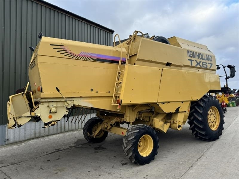 New Holland TX67 c/w 20ft Header - Oogstmachine toebehoor: afbeelding 2 New Holland TX67 c/w 20ft Header - Oogstmachine toebehoor: afbeelding 2