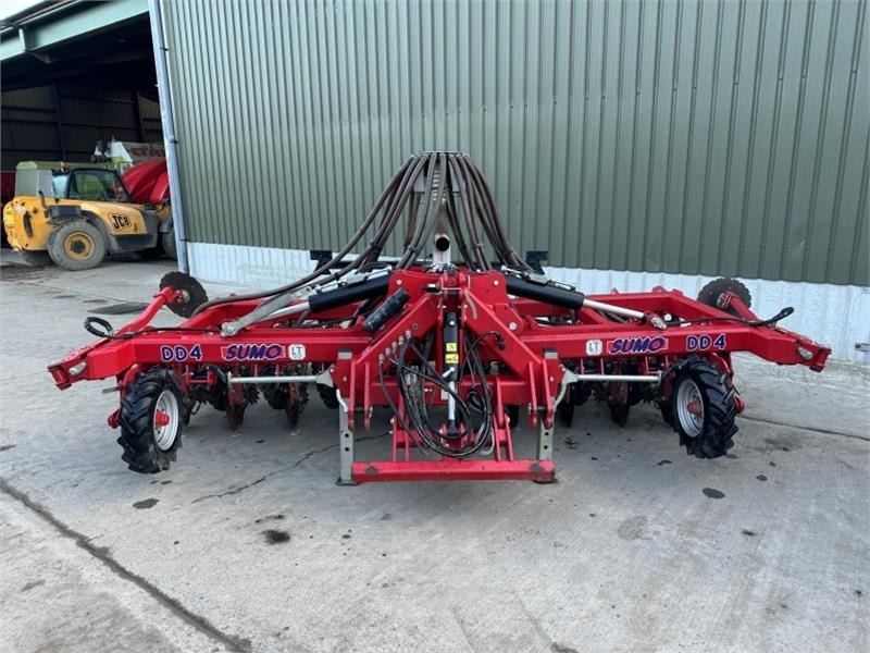 Sumo Sumo DD4 Seed Drill c/w Front Tank - Zaaicombinatie: afbeelding 2 Sumo Sumo DD4 Seed Drill c/w Front Tank - Zaaicombinatie: afbeelding 2