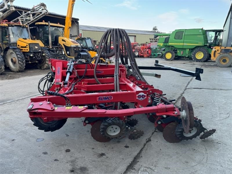 Sumo Sumo DD4 Seed Drill c/w Front Tank - Zaaicombinatie: afbeelding 3 Sumo Sumo DD4 Seed Drill c/w Front Tank - Zaaicombinatie: afbeelding 3