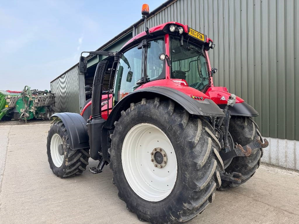 Valtra T194 Versu - Tractor: afbeelding 2 Valtra T194 Versu - Tractor: afbeelding 2