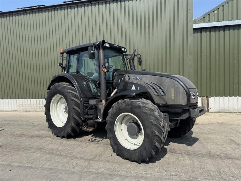 Valtra Valtra T163 Direct 50K *New Transmission* - Tractor: afbeelding 1 Valtra Valtra T163 Direct 50K *New Transmission* - Tractor: afbeelding 1