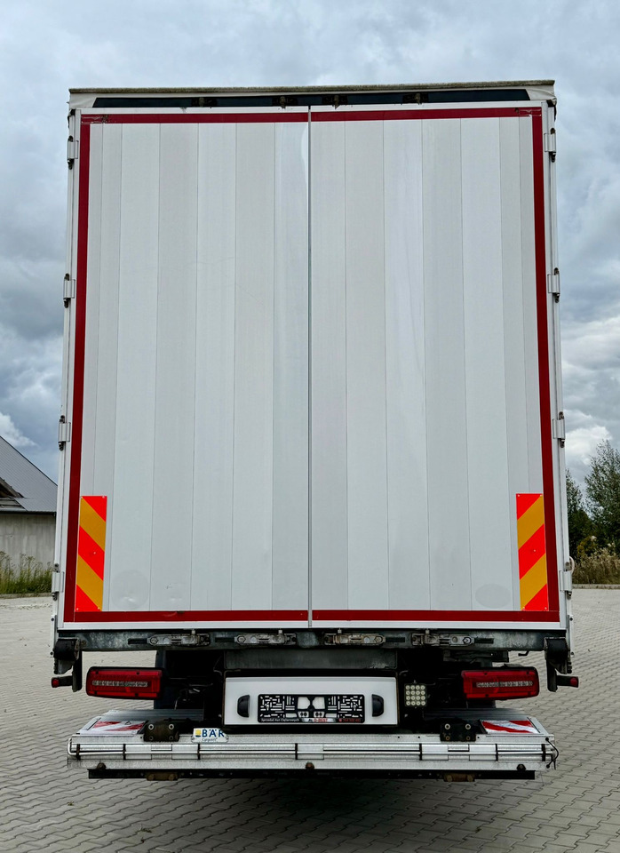 MAN MAN TGM 18.320 ROK PRODUKCJI 2020 NUMER VIN WMAN18ZZ6LY407218 PRZEBIEG 590 TYŚ KM ABS KLIMATYZACJA EL.SZYBY EL.LUSTERKA WIELOFUNKCYJNA KIEROWNICA LODÓWKA KABINA SYPIALNA DWA ŁÓŻKA OGRZEWANIE POSTOJO - Schuifzeilen vrachtwagen: afbeelding 4 MAN MAN TGM 18.320 ROK PRODUKCJI 2020 NUMER VIN WMAN18ZZ6LY407218 PRZEBIEG 590 TYŚ KM ABS KLIMATYZACJA EL.SZYBY EL.LUSTERKA WIELOFUNKCYJNA KIEROWNICA LODÓWKA KABINA SYPIALNA DWA ŁÓŻKA OGRZEWANIE POSTOJO - Schuifzeilen vrachtwagen: afbeelding 4