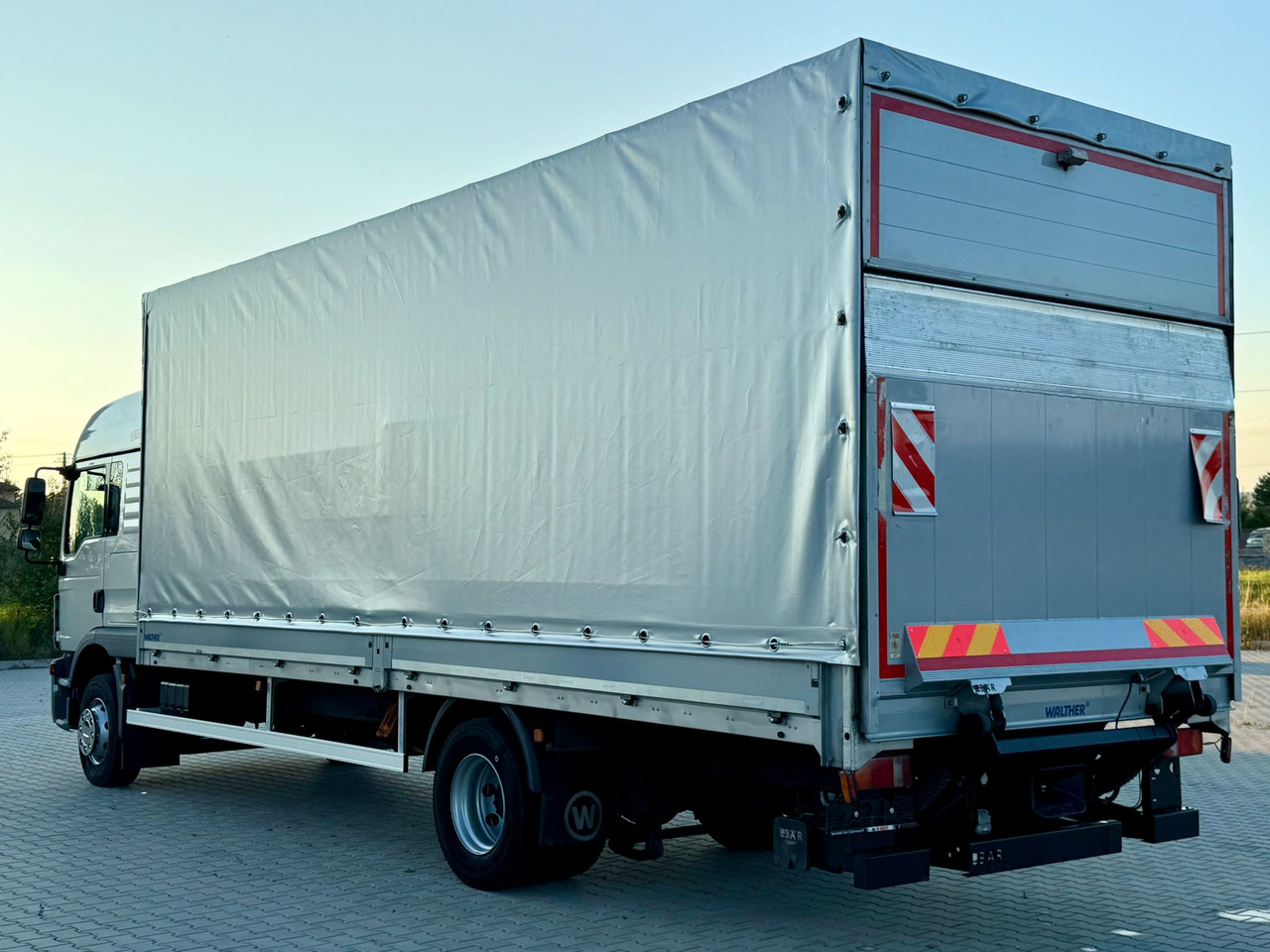 MAN TGM 12.250 / TGL / BURTO - FIRANKA / WINDA / 18 PALET / AUTOMAT - Schuifzeilen vrachtwagen: afbeelding 5 MAN TGM 12.250 / TGL / BURTO - FIRANKA / WINDA / 18 PALET / AUTOMAT - Schuifzeilen vrachtwagen: afbeelding 5
