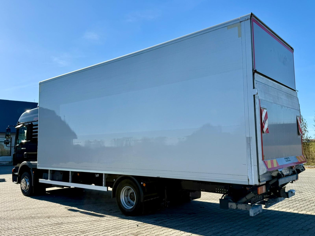 MAN TGM 12.290 / TGL / KONTENER / WINDA / 18 EUROPALET / SYPIALKA / - Bakwagen: afbeelding 5 MAN TGM 12.290 / TGL / KONTENER / WINDA / 18 EUROPALET / SYPIALKA / - Bakwagen: afbeelding 5