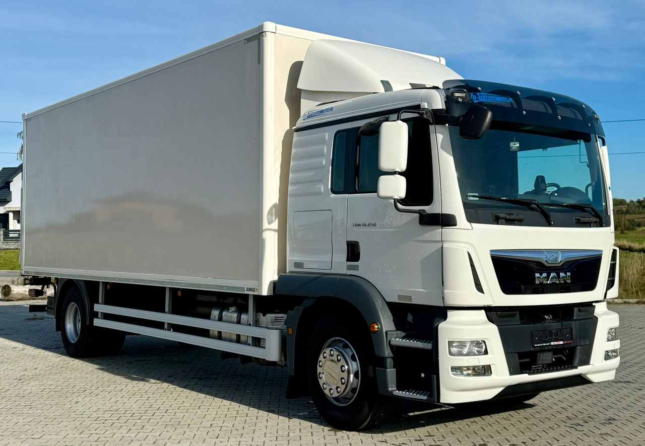 MAN TGM 18.290 / KONTENER / WINDA / 18 PALET / SYPIALKA / AUTOMAT / EURO 6 / 9 260 KG ŁADOWNOŚCI - Bakwagen: afbeelding 1 MAN TGM 18.290 / KONTENER / WINDA / 18 PALET / SYPIALKA / AUTOMAT / EURO 6 / 9 260 KG ŁADOWNOŚCI - Bakwagen: afbeelding 1