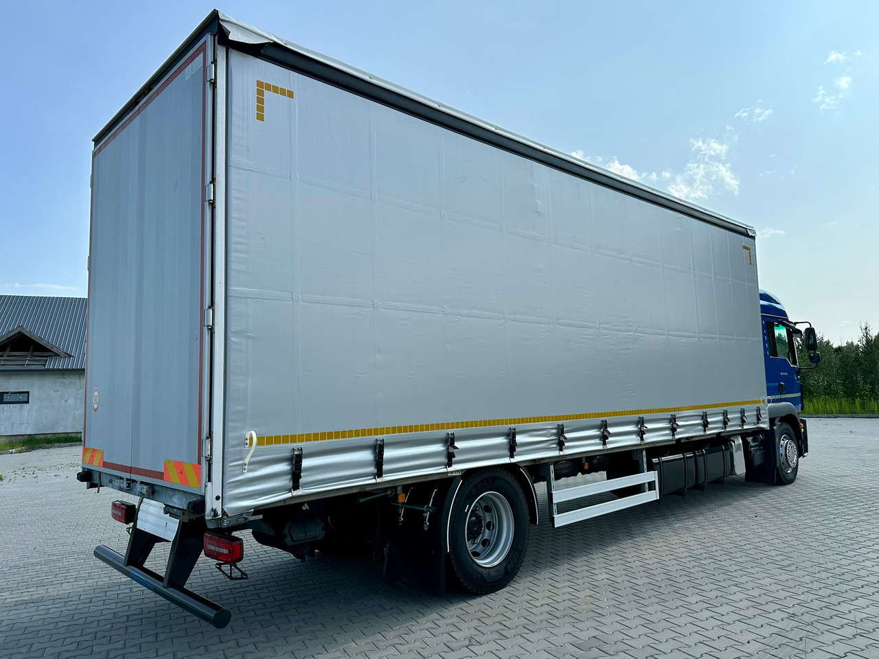 MAN TGM 18.320 / FIRANKA / 20 EUROPALET / 8.3 M DŁUGOŚCI / AUTOMAT / SYPIALKA / 2018 ROK / 9 809 KG ŁADOWNOŚCI - Schuifzeilen vrachtwagen: afbeelding 4 MAN TGM 18.320 / FIRANKA / 20 EUROPALET / 8.3 M DŁUGOŚCI / AUTOMAT / SYPIALKA / 2018 ROK / 9 809 KG ŁADOWNOŚCI - Schuifzeilen vrachtwagen: afbeelding 4