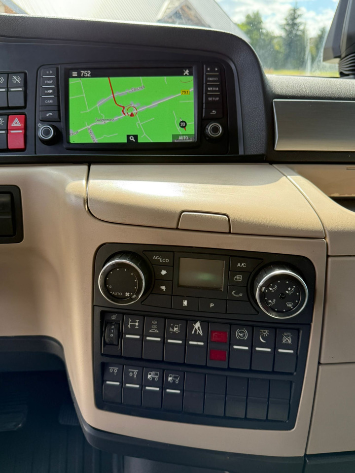 Bakwagen MAN TGX 26.420 / KONTENER / WINDA / 8.5 M DŁUGOŚCI / 21 EUROPALET / 6x2 / 3 OŚ PODNOSZONA I SKRĘTNA / ŁADOWNOŚĆ 14 415 KG / 2018 ROK / Z NIEMIEC: afbeelding 23