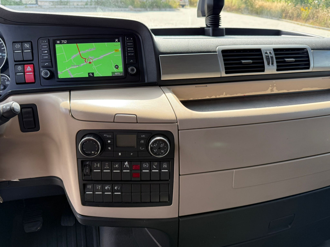 Bakwagen MAN TGX 26.420 / KONTENER / WINDA / 8.5 M DŁUGOŚCI / 21 EUROPALET / 6x2 / 3 OŚ PODNOSZONA I SKRĘTNA / ŁADOWNOŚĆ 14 415 KG / 2018 ROK / Z NIEMIEC: afbeelding 22