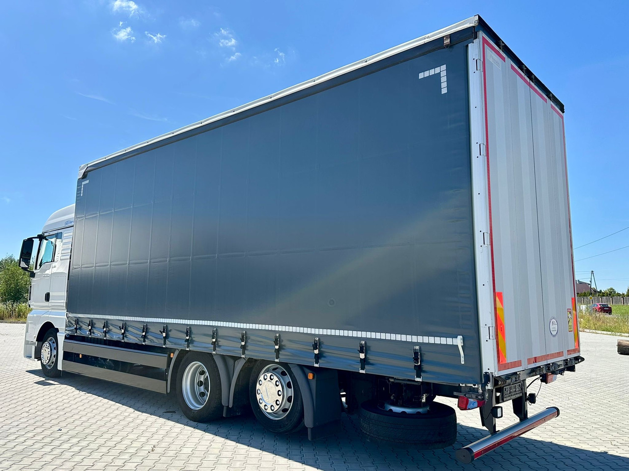 MAN TGX 26.460 / FIRANKA / 19 EUROPALET / 7.75 M / 6X2 / OŚ PODNOSZONA / AU - Schuifzeilen vrachtwagen: afbeelding 4 MAN TGX 26.460 / FIRANKA / 19 EUROPALET / 7.75 M / 6X2 / OŚ PODNOSZONA / AU - Schuifzeilen vrachtwagen: afbeelding 4