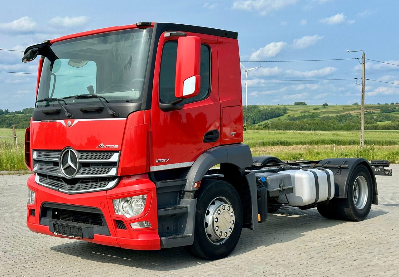 MERCEDES-BENZ ANTOS 1827 / DO ZABUDOWY / ROZSTAW OSI 3.8 M / EURO 6 / WYWROTKA / BECZKA / UTRZYMANIE DRÓG / HAKOWIEC / Z NIEMIEC - Chassis vrachtwagen: afbeelding 2 MERCEDES-BENZ ANTOS 1827 / DO ZABUDOWY / ROZSTAW OSI 3.8 M / EURO 6 / WYWROTKA / BECZKA / UTRZYMANIE DRÓG / HAKOWIEC / Z NIEMIEC - Chassis vrachtwagen: afbeelding 2