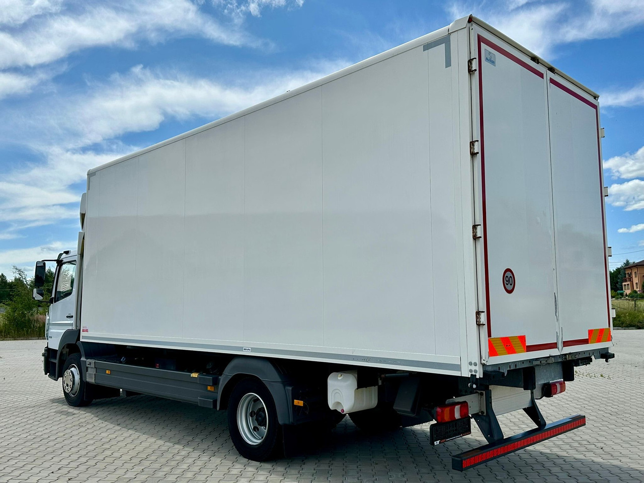 MERCEDES-BENZ ATEGO / 1221 / IZOTERMA / KONTENER / AUTOMAT / 230 TYS KM / 17 EUROPALET / 6.8 M DŁUGOŚCI / 2019 ROK - Isotherm vrachtwagen: afbeelding 4 MERCEDES-BENZ ATEGO / 1221 / IZOTERMA / KONTENER / AUTOMAT / 230 TYS KM / 17 EUROPALET / 6.8 M DŁUGOŚCI / 2019 ROK - Isotherm vrachtwagen: afbeelding 4