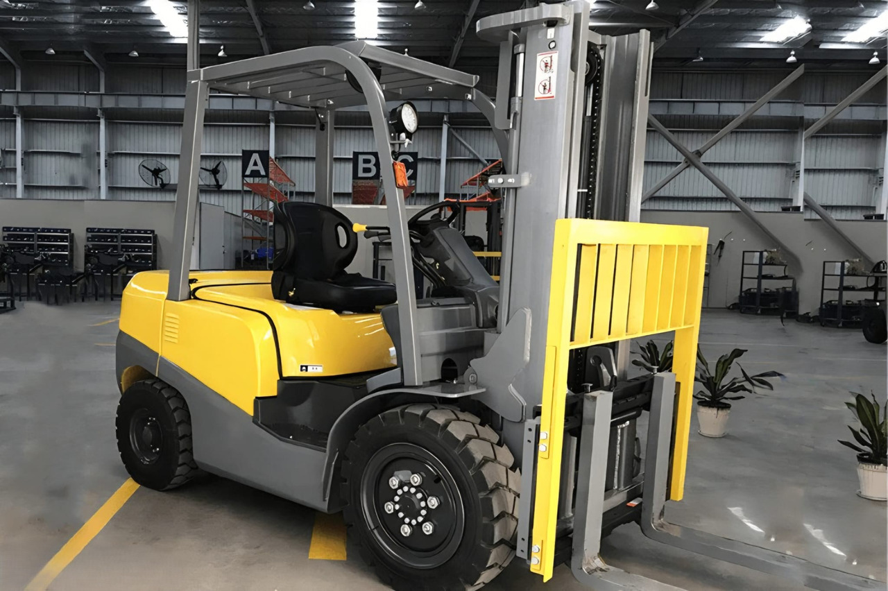 Müller Machinery MF 35 - Diesel heftruck: afbeelding 2 Müller Machinery MF 35 - Diesel heftruck: afbeelding 2