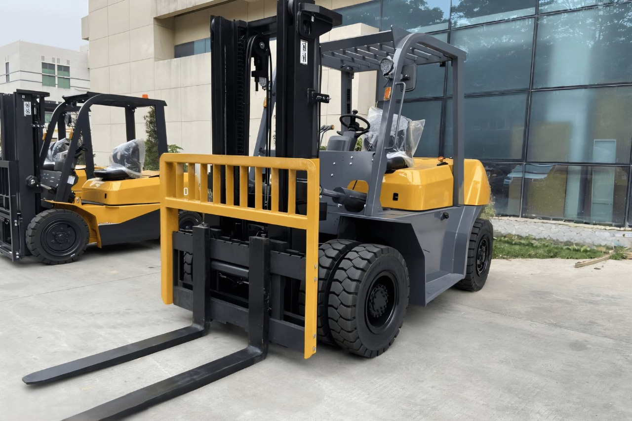 Müller Machinery MF 50 - Diesel heftruck: afbeelding 2 Müller Machinery MF 50 - Diesel heftruck: afbeelding 2