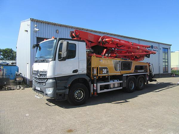 2015 PUTZMEISTER M38/5 AROCS 6x4 - Betonpomp: afbeelding 1 2015 PUTZMEISTER M38/5 AROCS 6x4 - Betonpomp: afbeelding 1