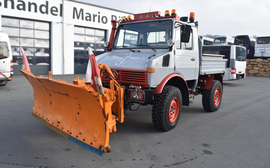 Mercedes-Benz Unimog 424 - Kipper vrachtwagen: afbeelding 2 Mercedes-Benz Unimog 424 - Kipper vrachtwagen: afbeelding 2