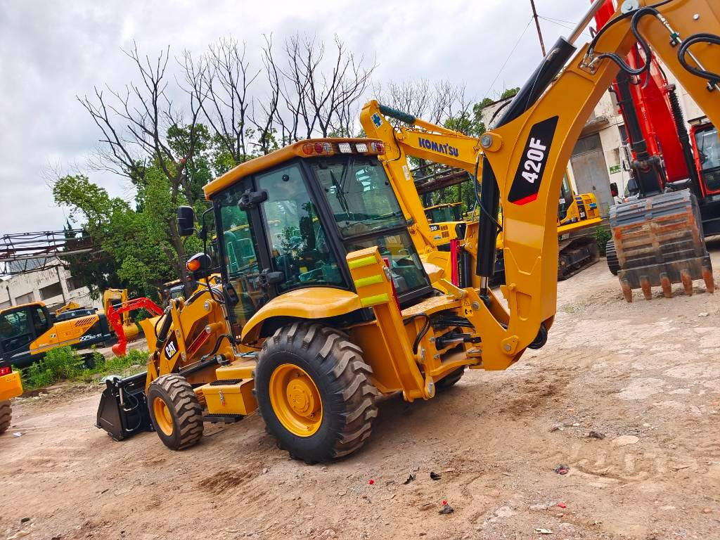 CAT 100% new caterpillar 420 F - Graaflaadmachine: afbeelding 2 CAT 100% new caterpillar 420 F - Graaflaadmachine: afbeelding 2