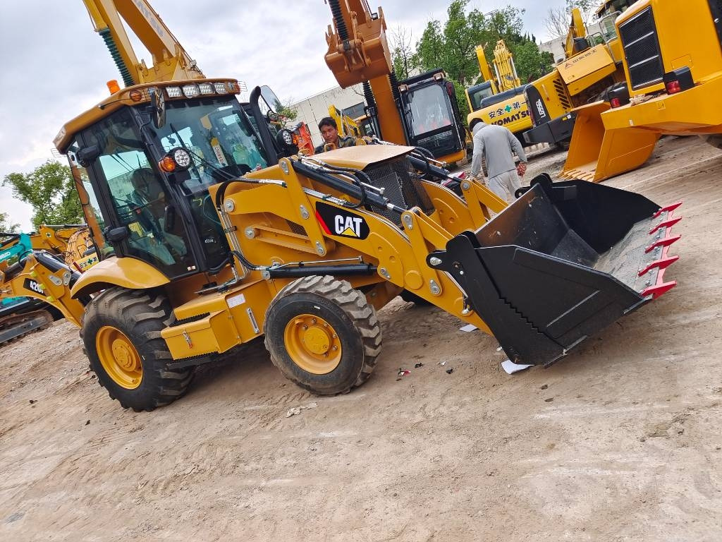 CAT 420 F - Graaflaadmachine: afbeelding 1 CAT 420 F - Graaflaadmachine: afbeelding 1